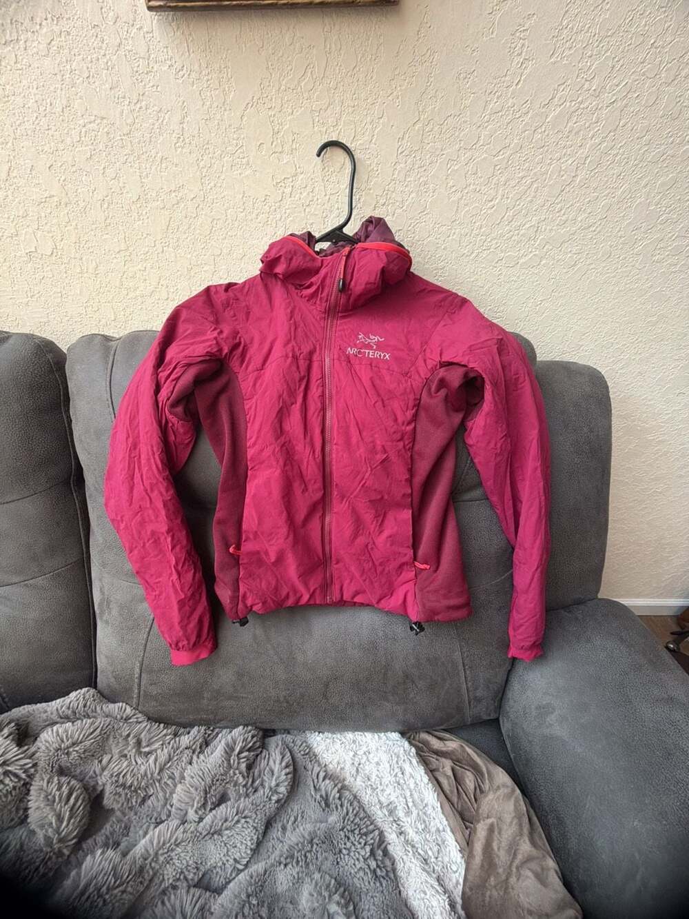 Arc'teryx Atom LT Hoody Size XS/TP Pink Insulated Jacket